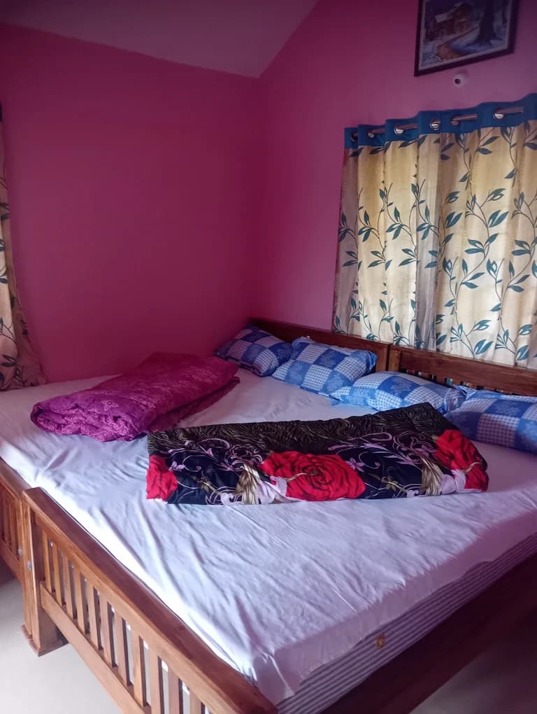 Jacaranda Gallery 33